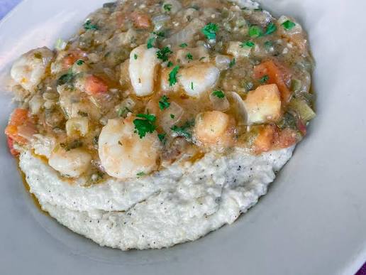 La Divina signature dishes Italian Grits Breakfast
Stuffed Portobello 
Chicken Fettuccine Alfredo 